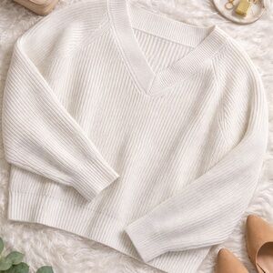 Elegant White V-Neck Sweater